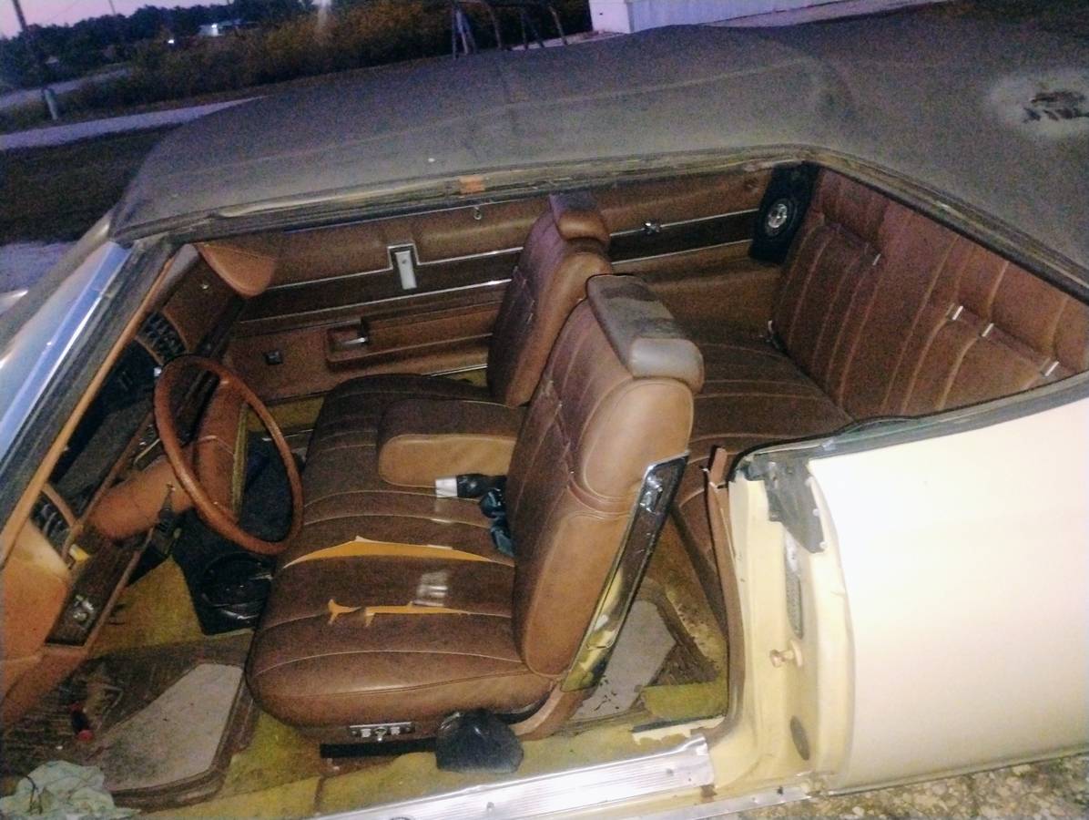 Buick-lesabre-custom-1975-4