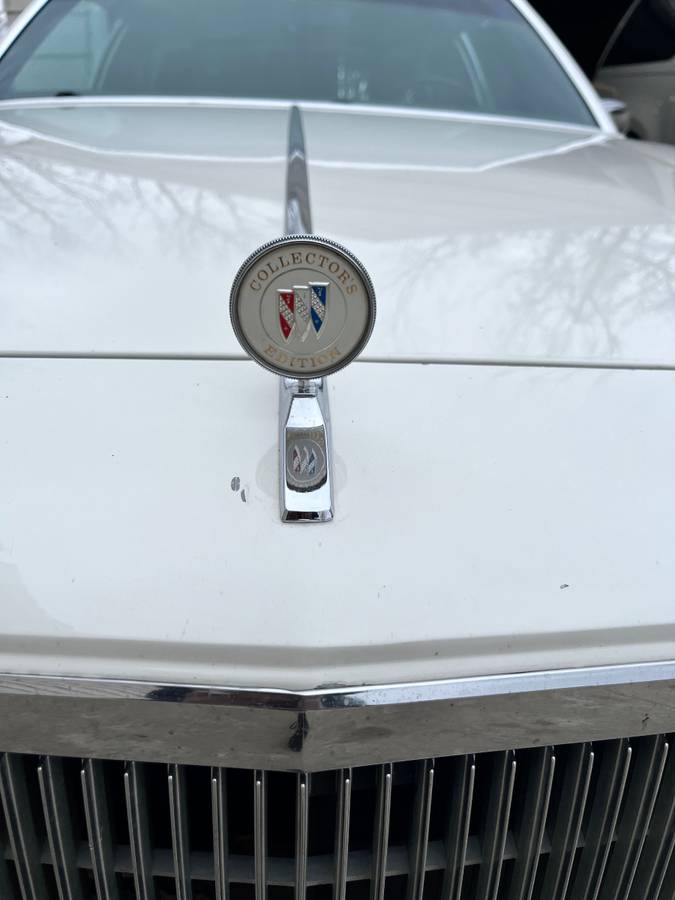 Buick-lesabre-limited-1985-white-10