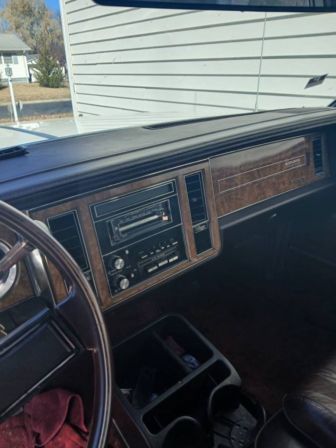 Buick-lesabre-limited-1985-white-3