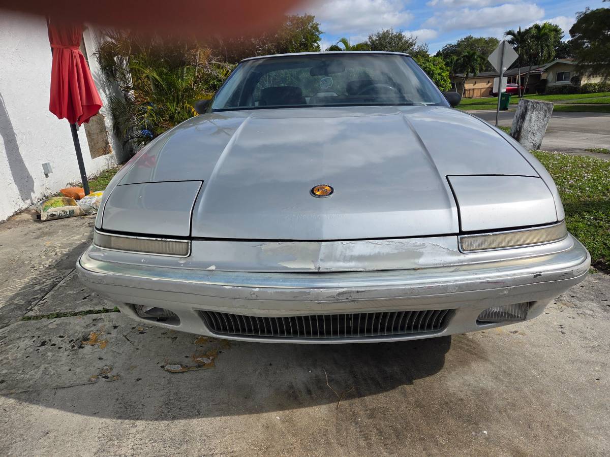 Buick-reatta-1989-silver-2