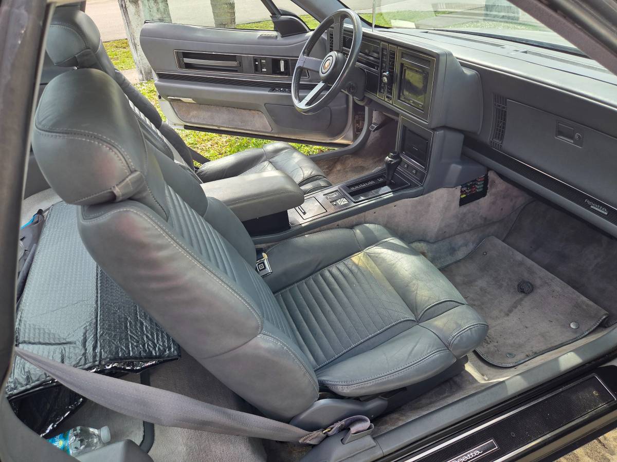 Buick-reatta-1989-silver-5