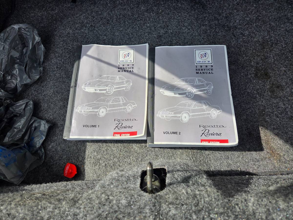 Buick-reatta-1989-silver-7