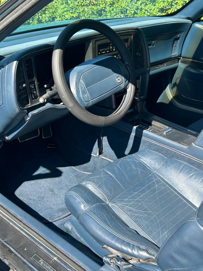 Buick-reatta-1990-10