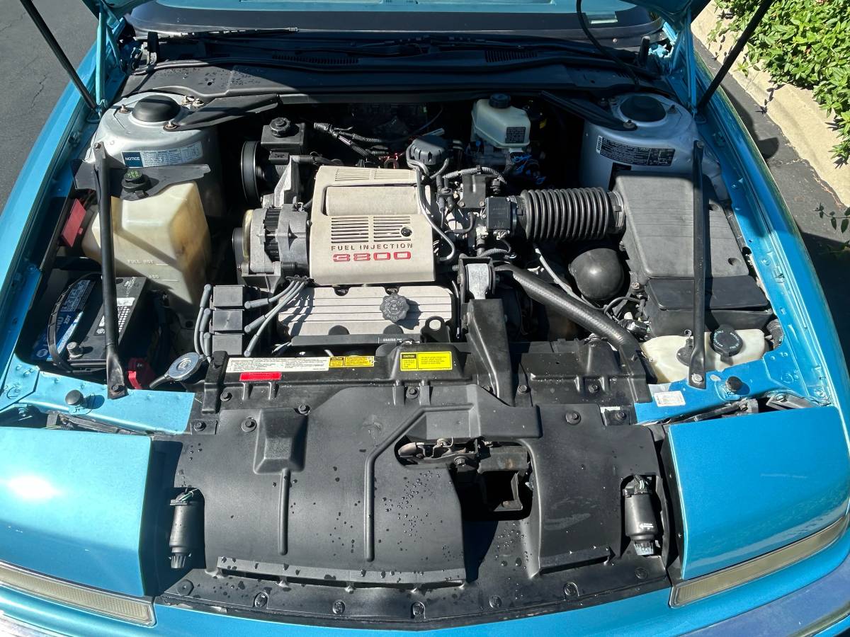 Buick-reatta-1990-15