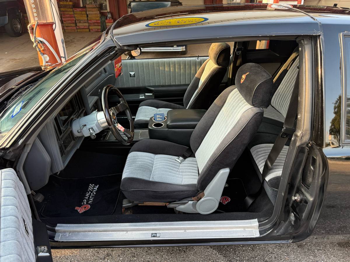 Buick-regal-1987-black-40