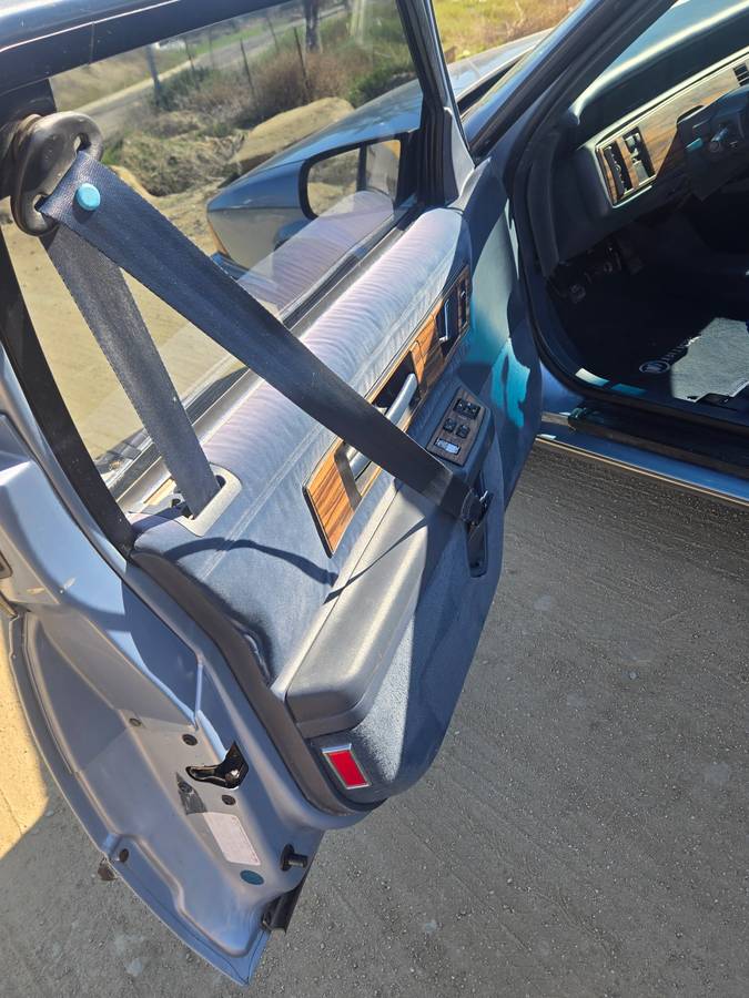 Buick-regal-1988-blue-1