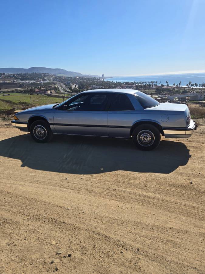 Buick-regal-1988-blue
