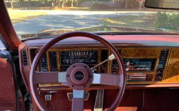 Buick-riviera-1983-10