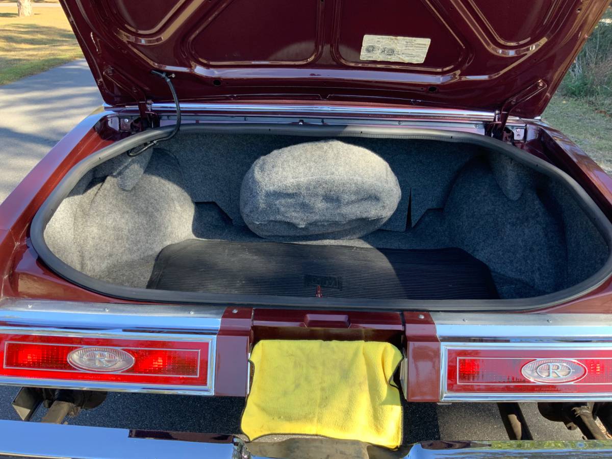 Buick-riviera-1983-14