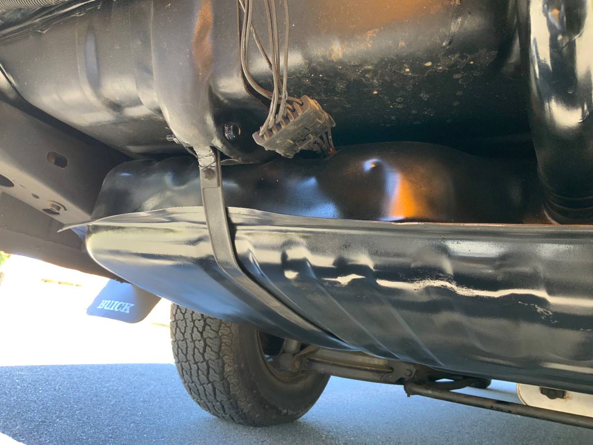 Buick-riviera-1983-19