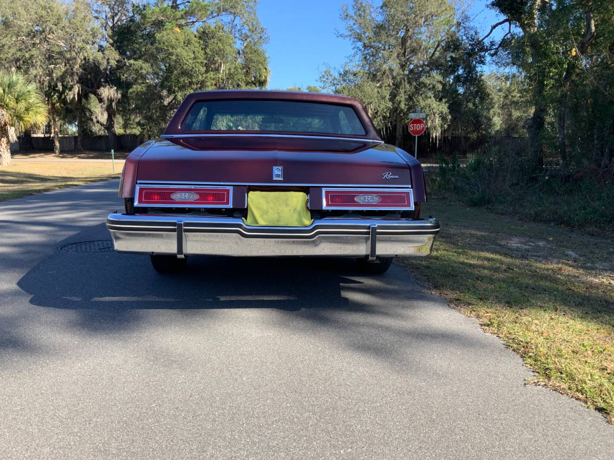 Buick-riviera-1983-4