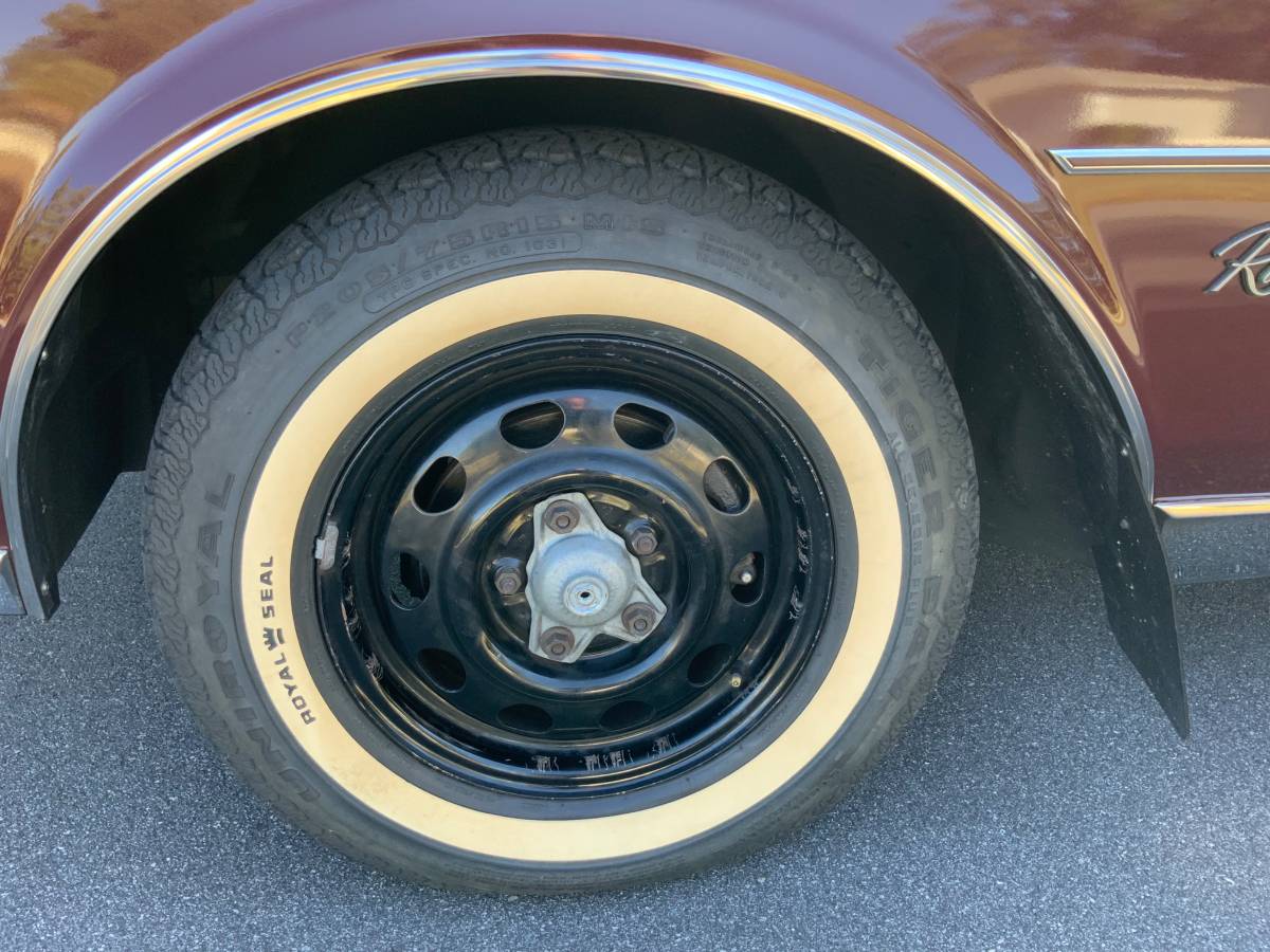 Buick-riviera-1983-6