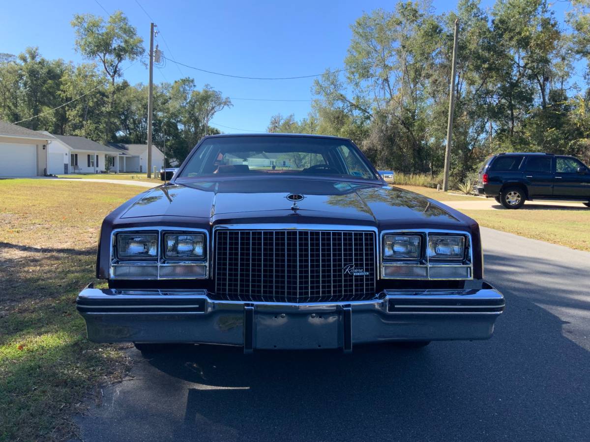 Buick-riviera-1983