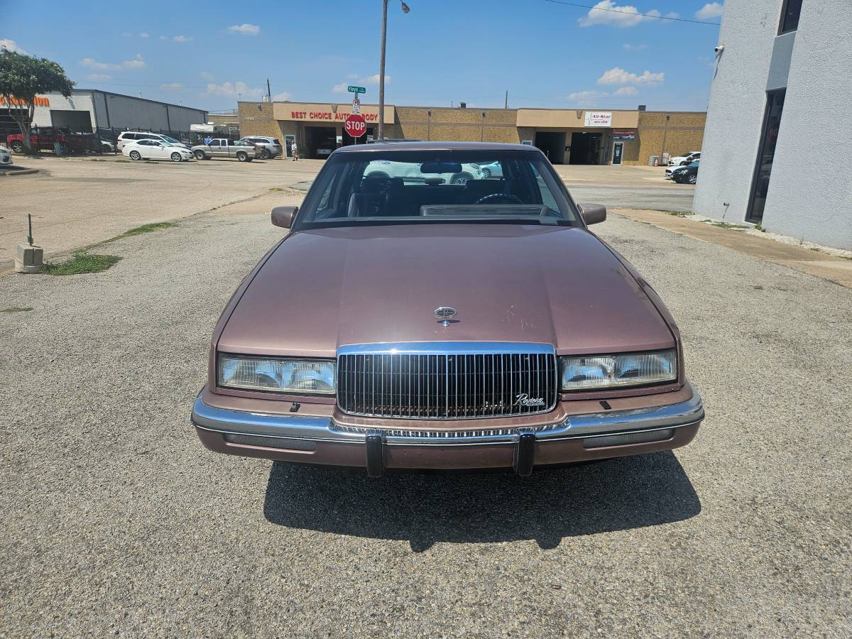Buick-riviera-1989-brown-1
