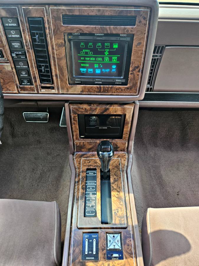 Buick-riviera-1989-brown-16