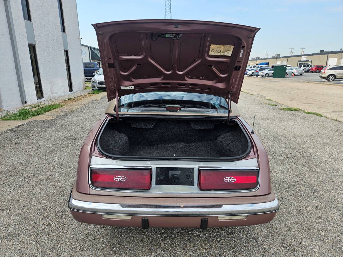 Buick-riviera-1989-brown-21