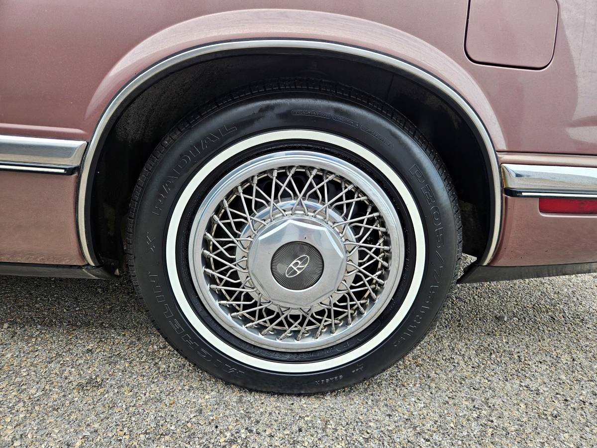 Buick-riviera-1989-brown-23