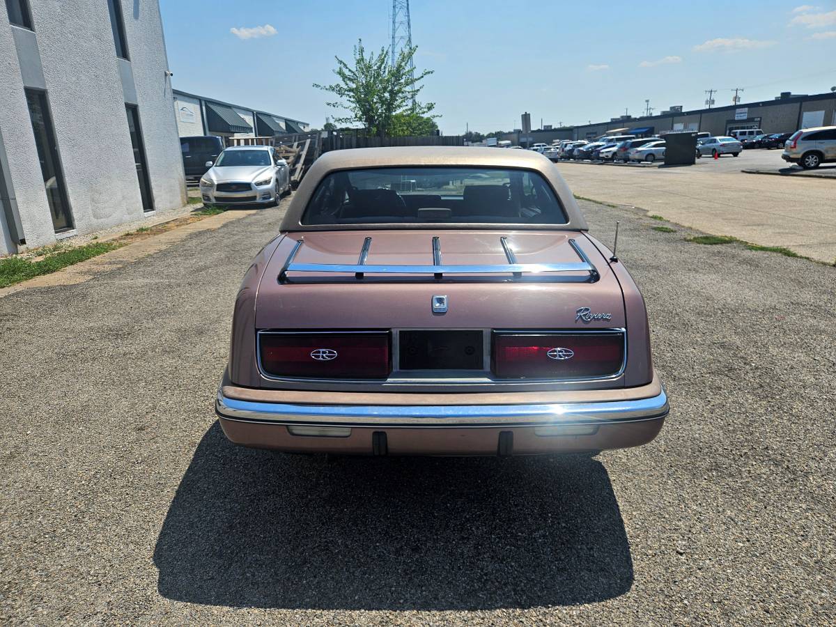 Buick-riviera-1989-brown-5