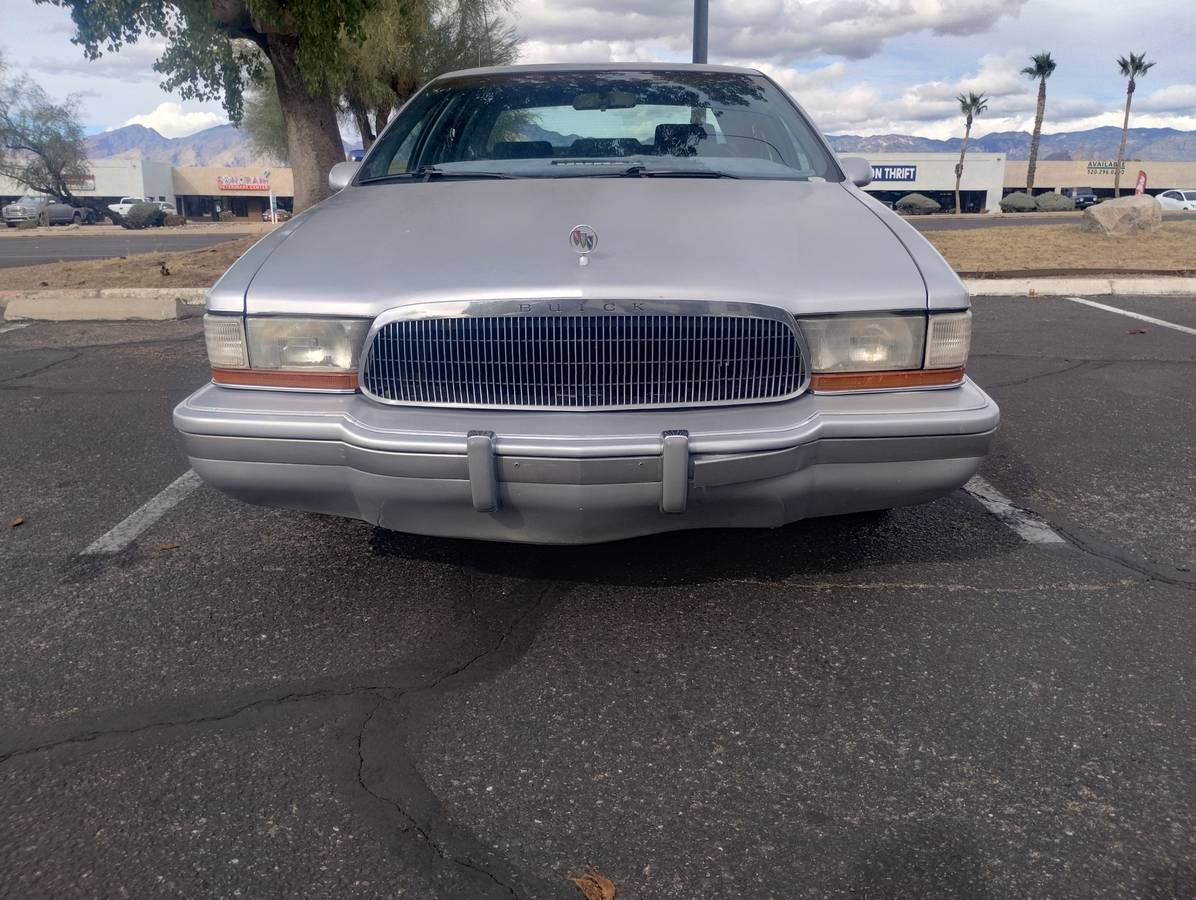 Buick-roadmaster-1992-silver-1