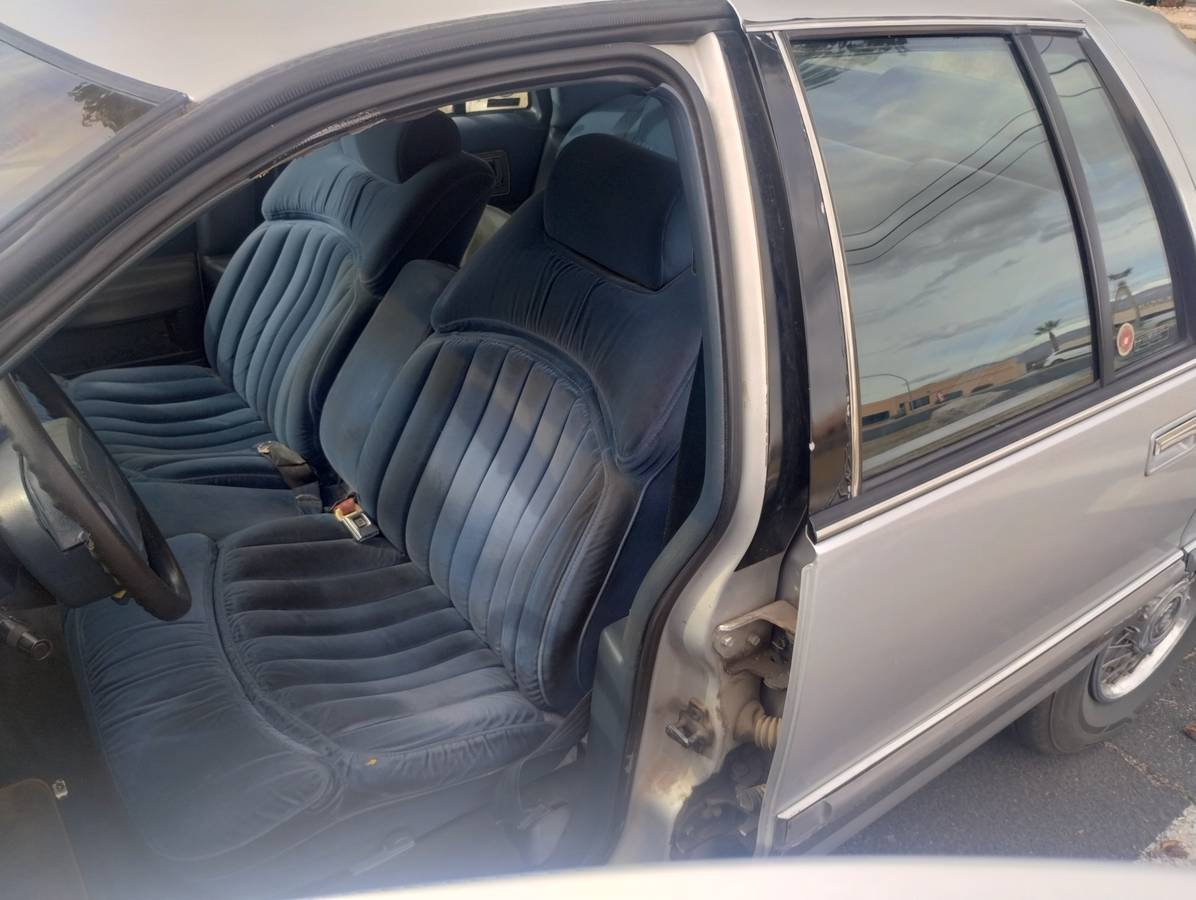 Buick-roadmaster-1992-silver-3