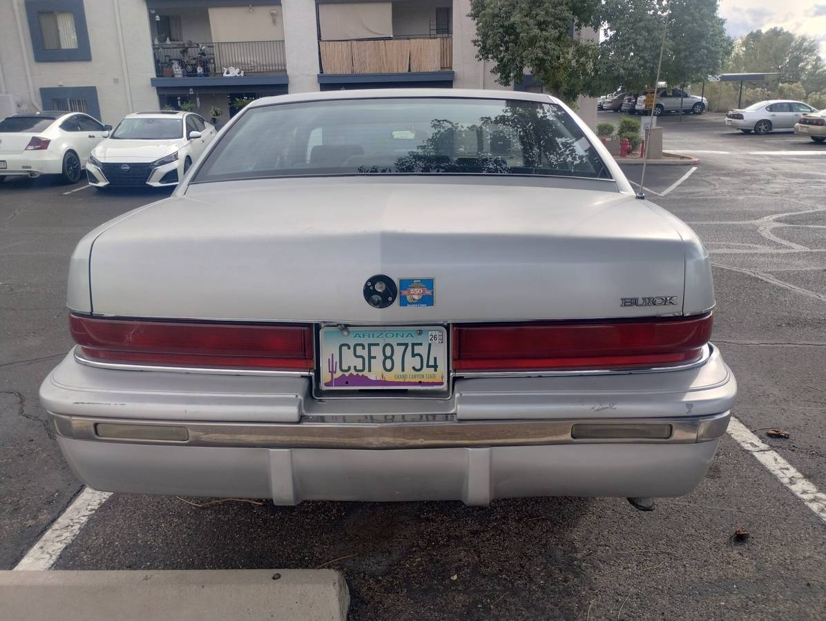 Buick-roadmaster-1992-silver-5