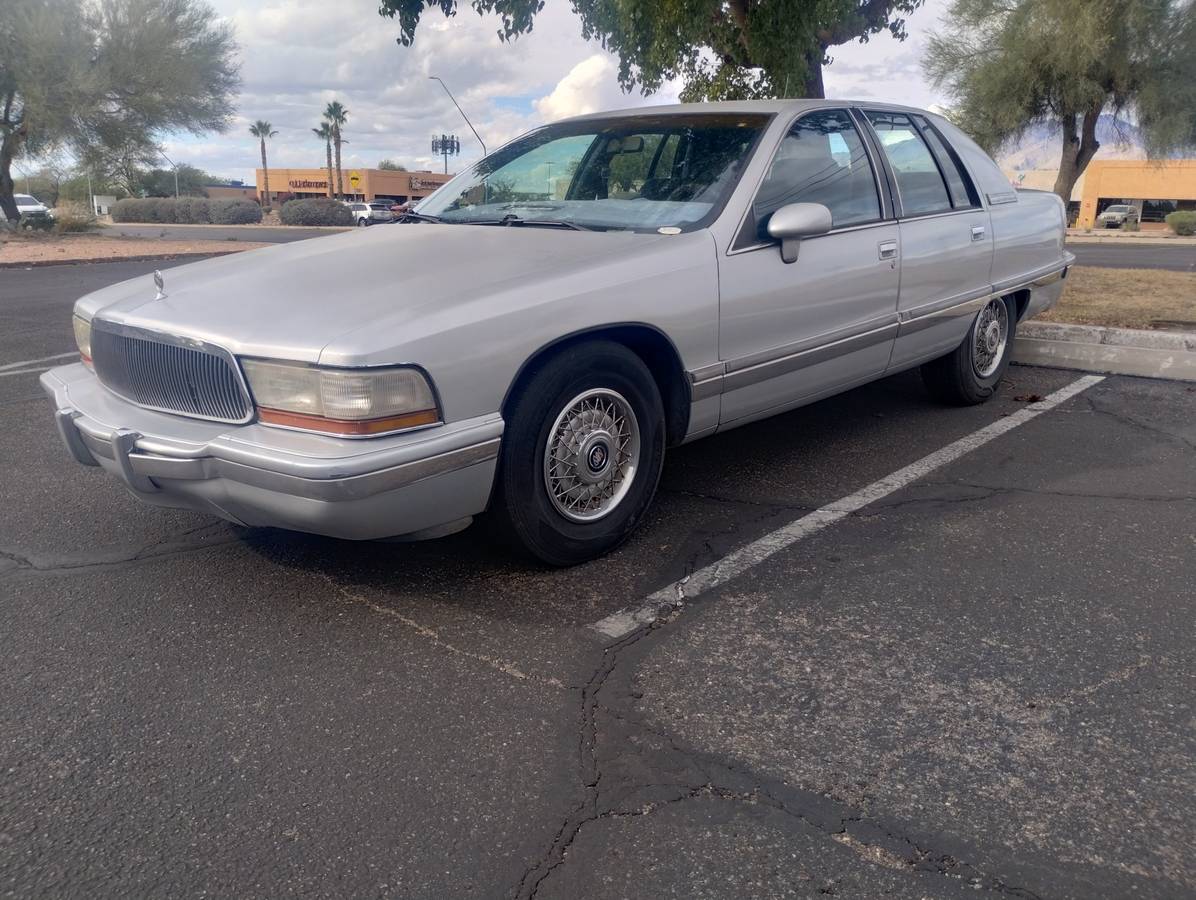 Buick-roadmaster-1992-silver