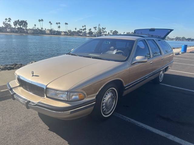 Buick-roadmaster-estate-wagon-1996-3