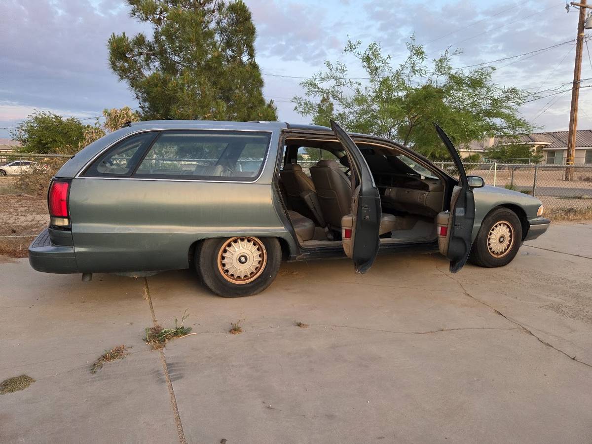 Buick-roadmaster-wagon-1993-blue-2