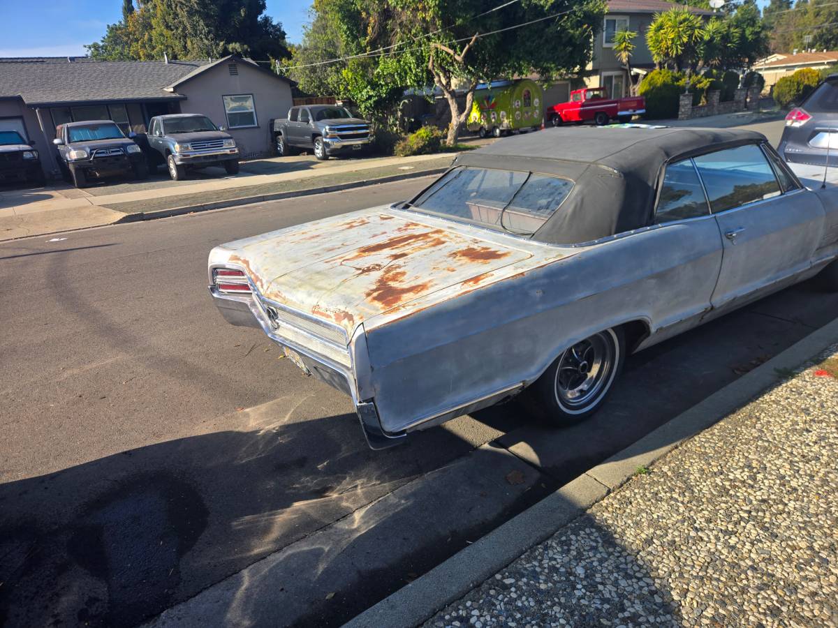 Buick-wildcat-1965-grey-2