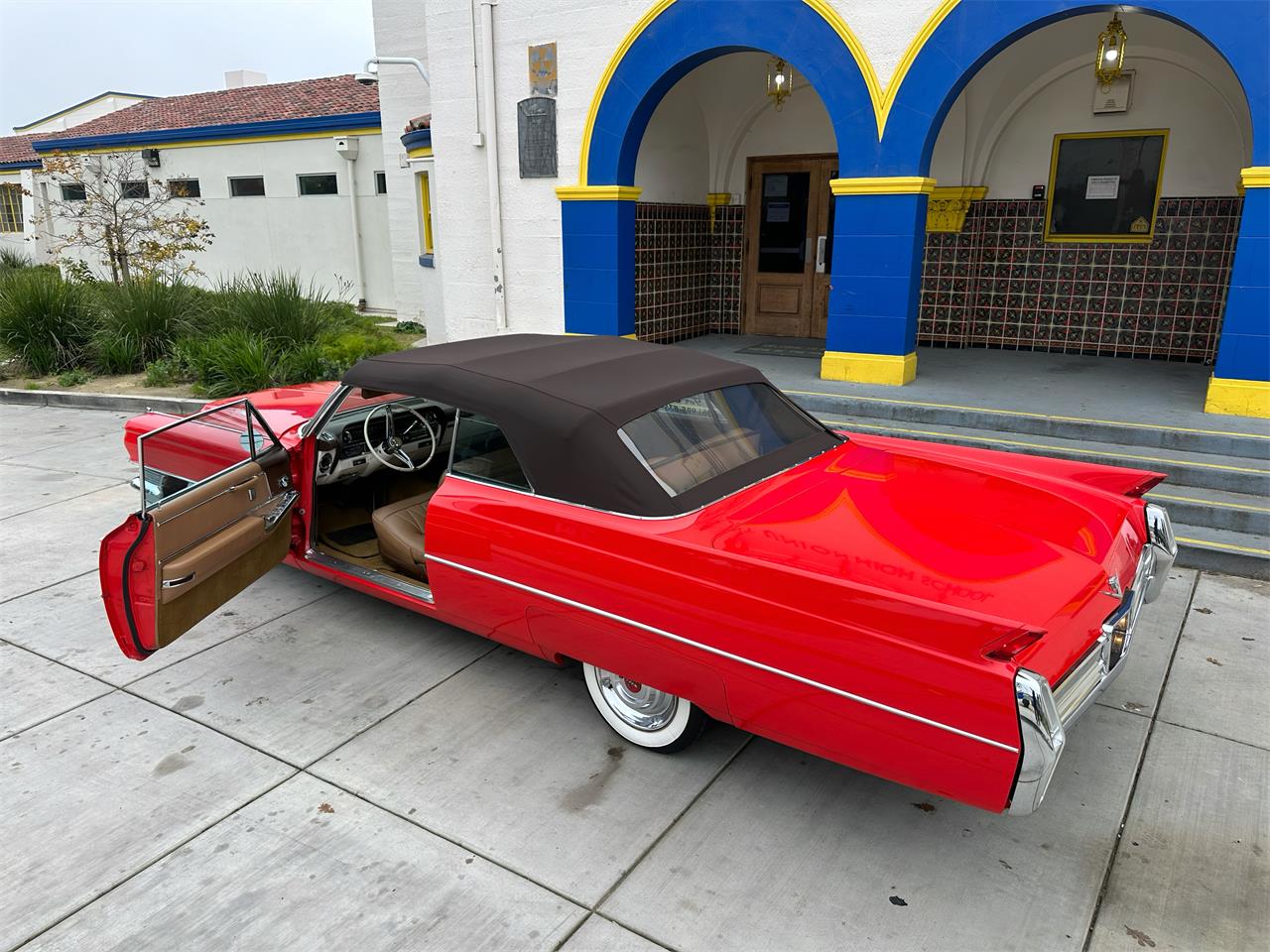 Cadillac-2-dr-convertible-1964-Red-Tan-8