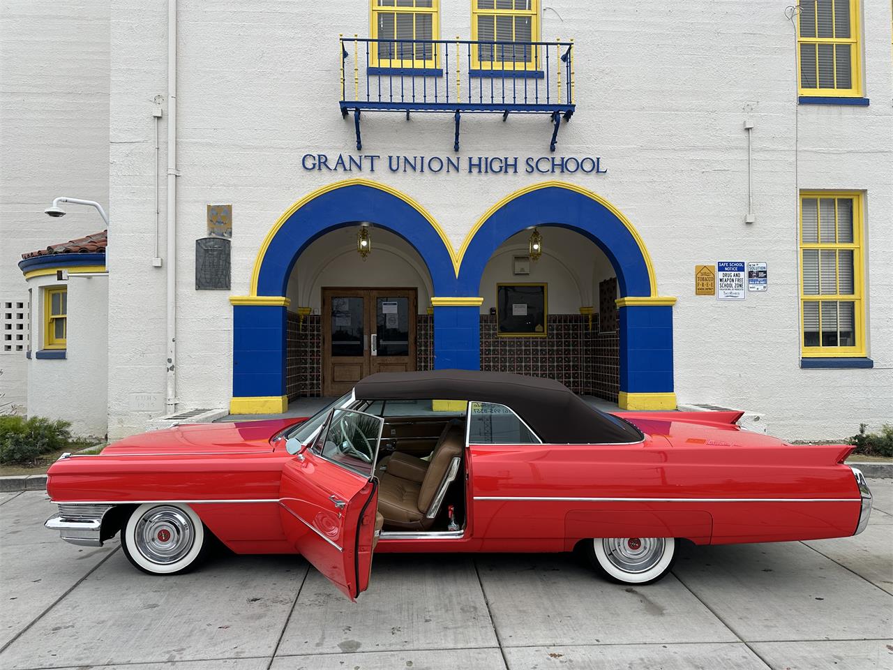 Cadillac-2-dr-convertible-1964-Red-Tan