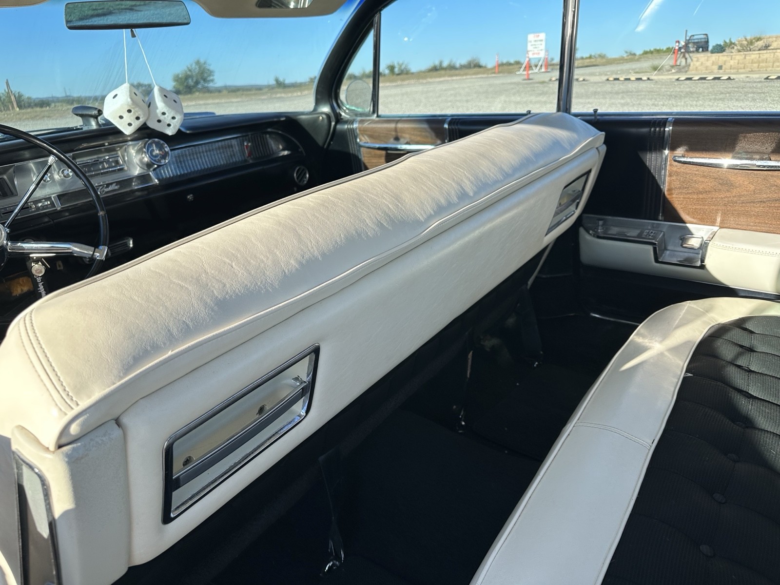 Cadillac-62-Sedan-1962-18