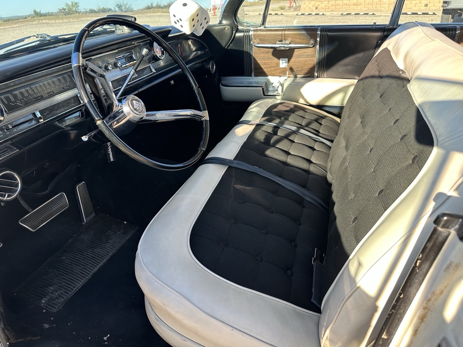 Cadillac-62-Sedan-1962-26