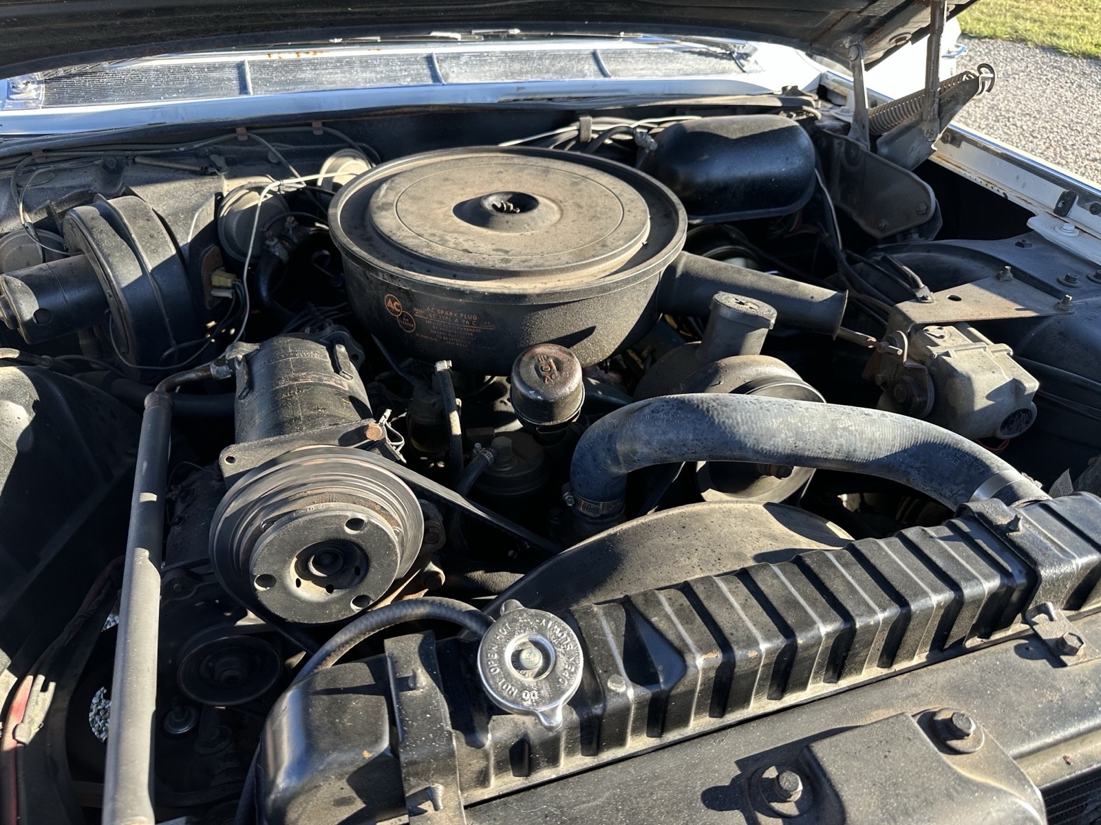 Cadillac-62-Sedan-1962-29