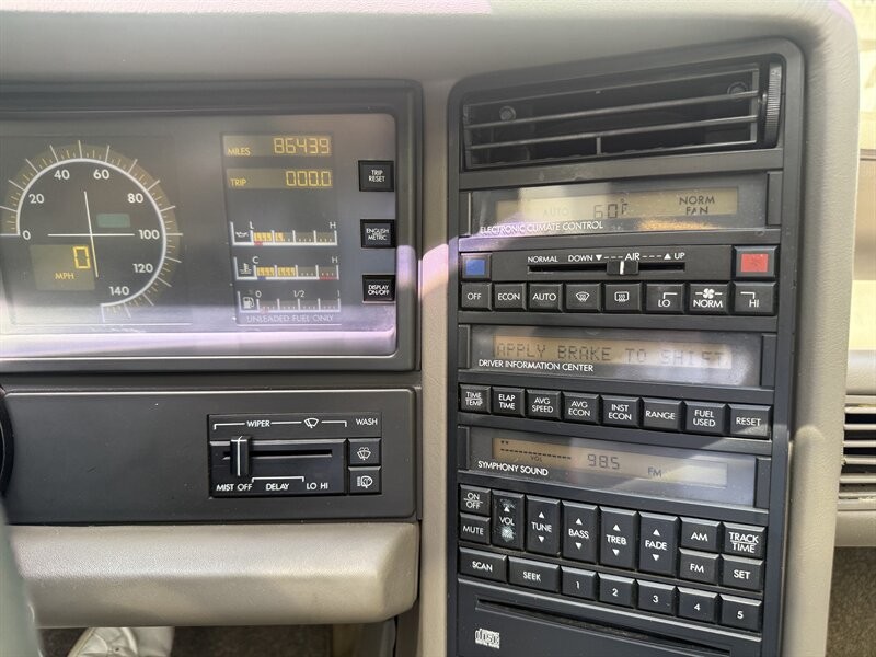 Cadillac-Allante-1993-Convertible-14