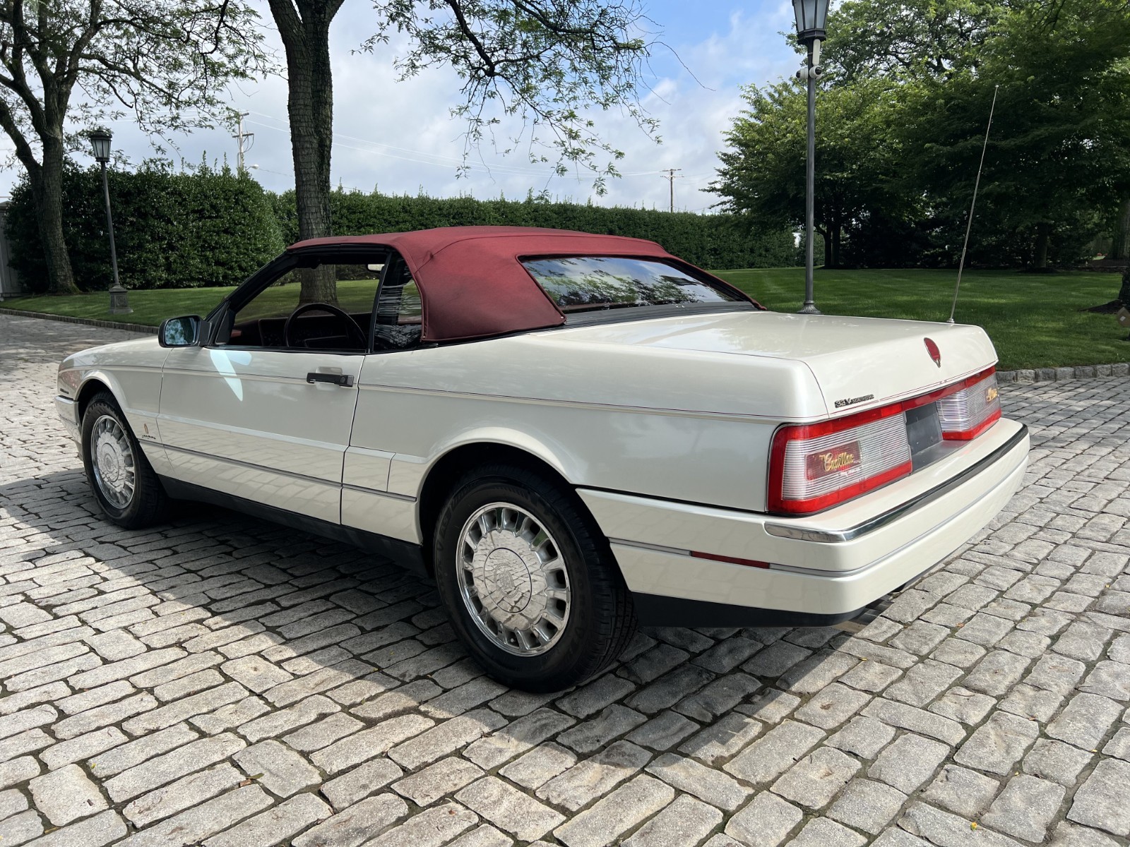 Cadillac-Allante-1993-Convertible-14