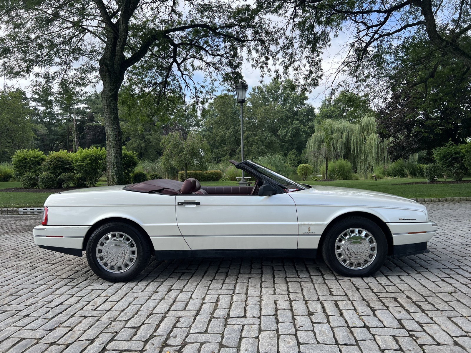 Cadillac-Allante-1993-Convertible-15