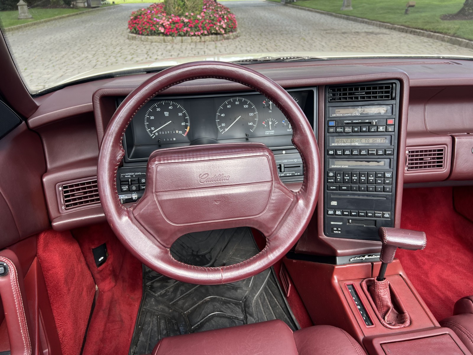 Cadillac-Allante-1993-Convertible-25