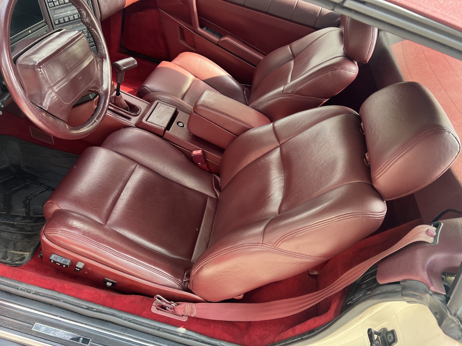 Cadillac-Allante-1993-Convertible-29