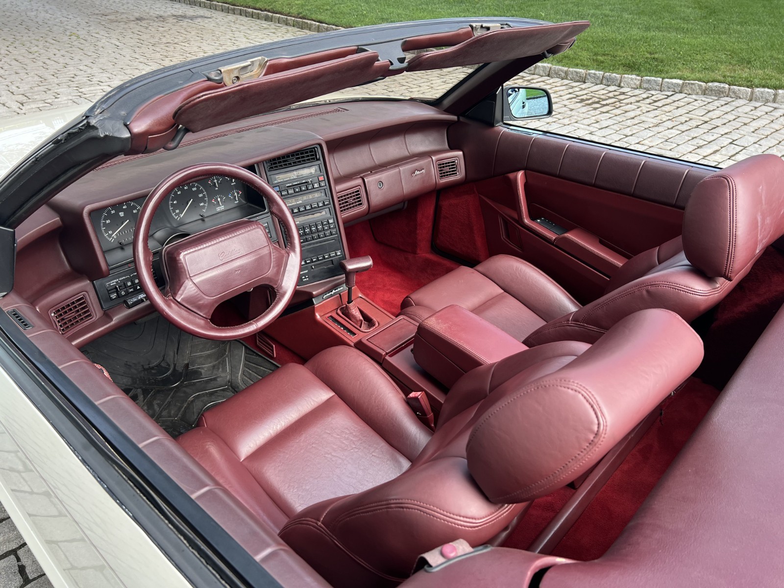 Cadillac-Allante-1993-Convertible-36