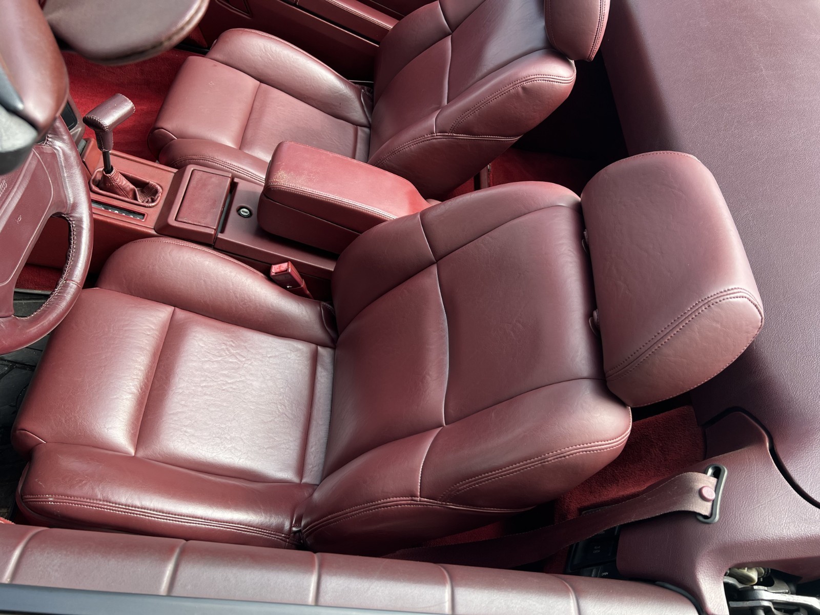 Cadillac-Allante-1993-Convertible-37