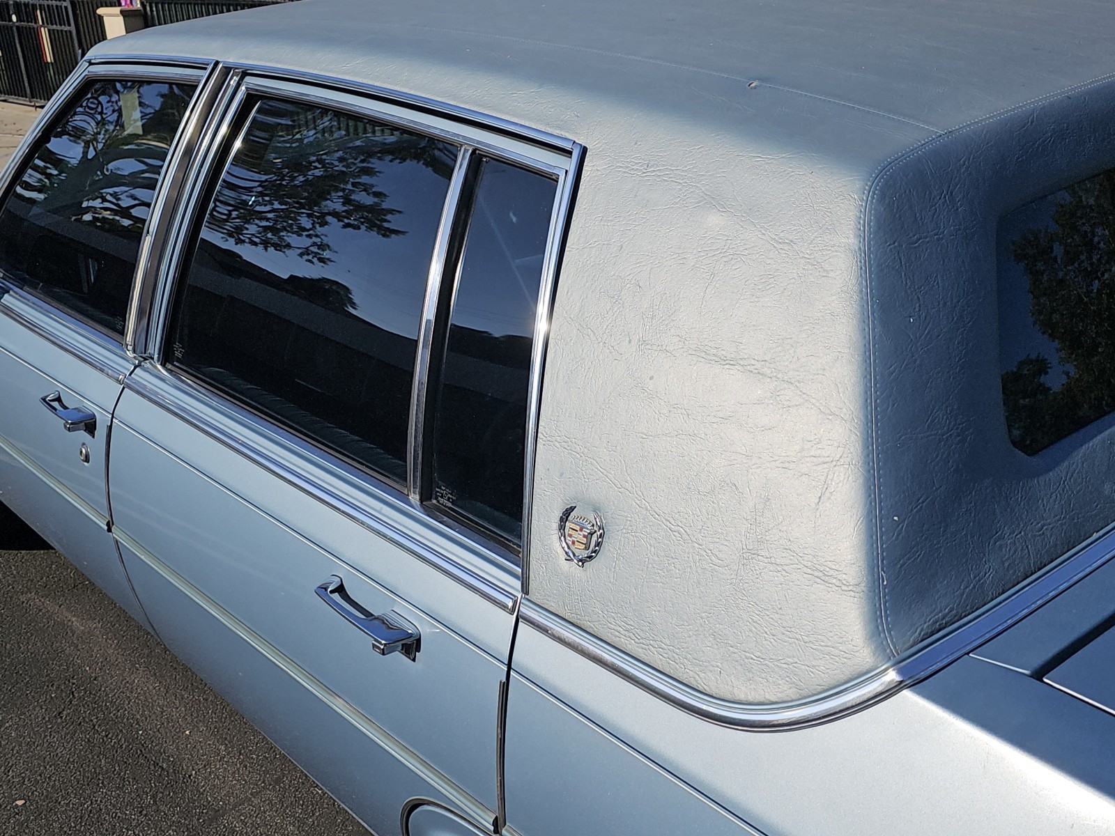 Cadillac-Brougham-1987-12