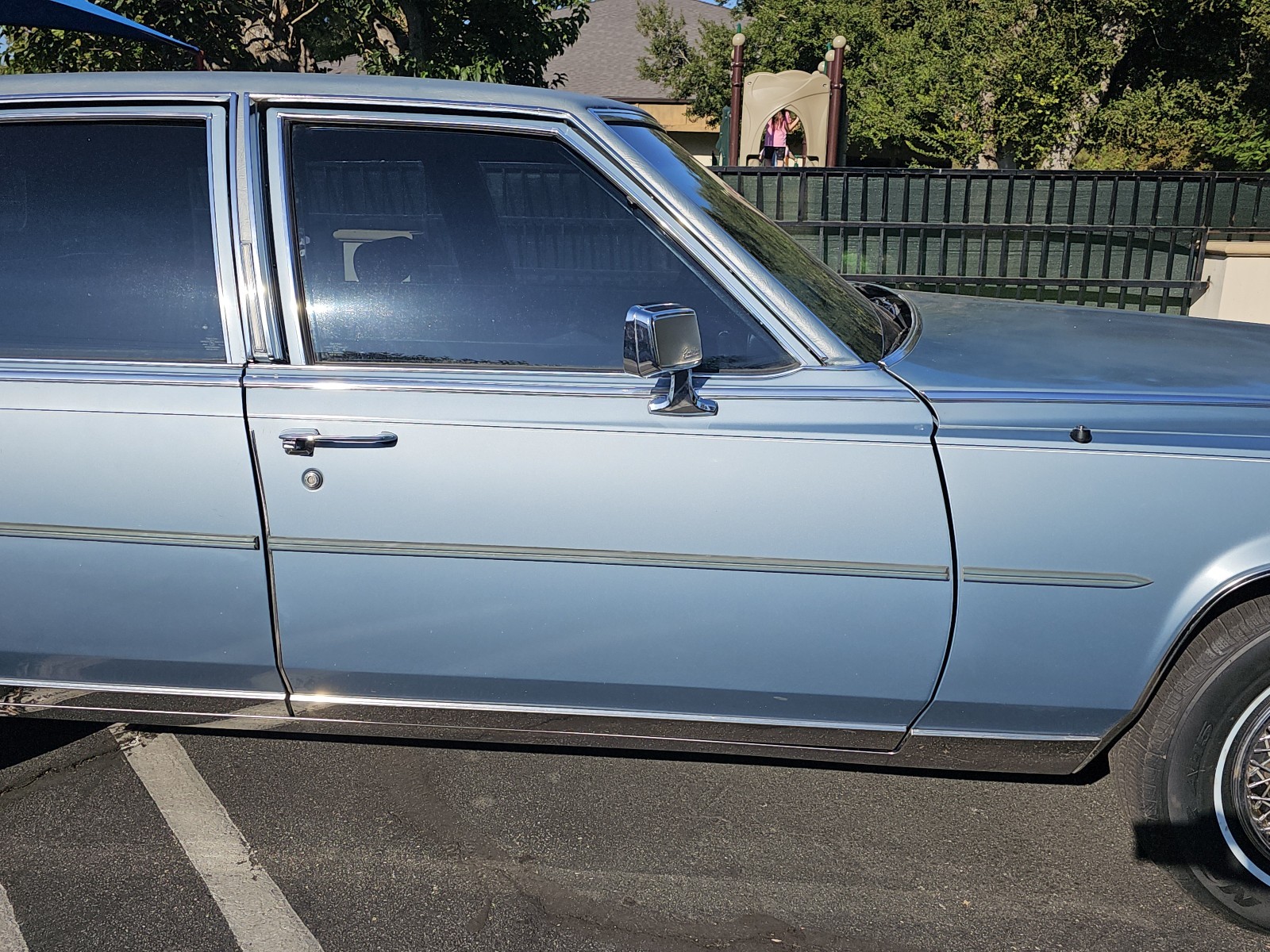 Cadillac-Brougham-1987-23