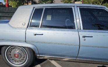 Cadillac-Brougham-1987-24