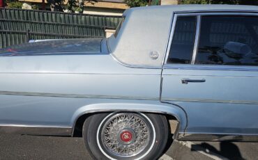 Cadillac-Brougham-1987-25