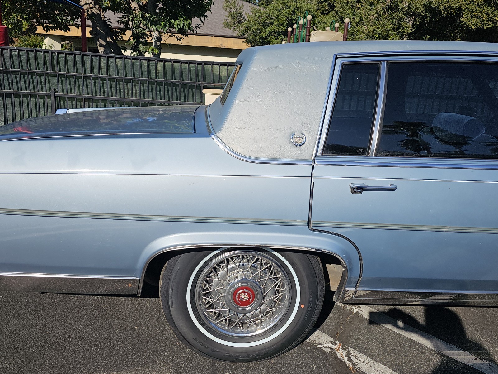 Cadillac-Brougham-1987-25