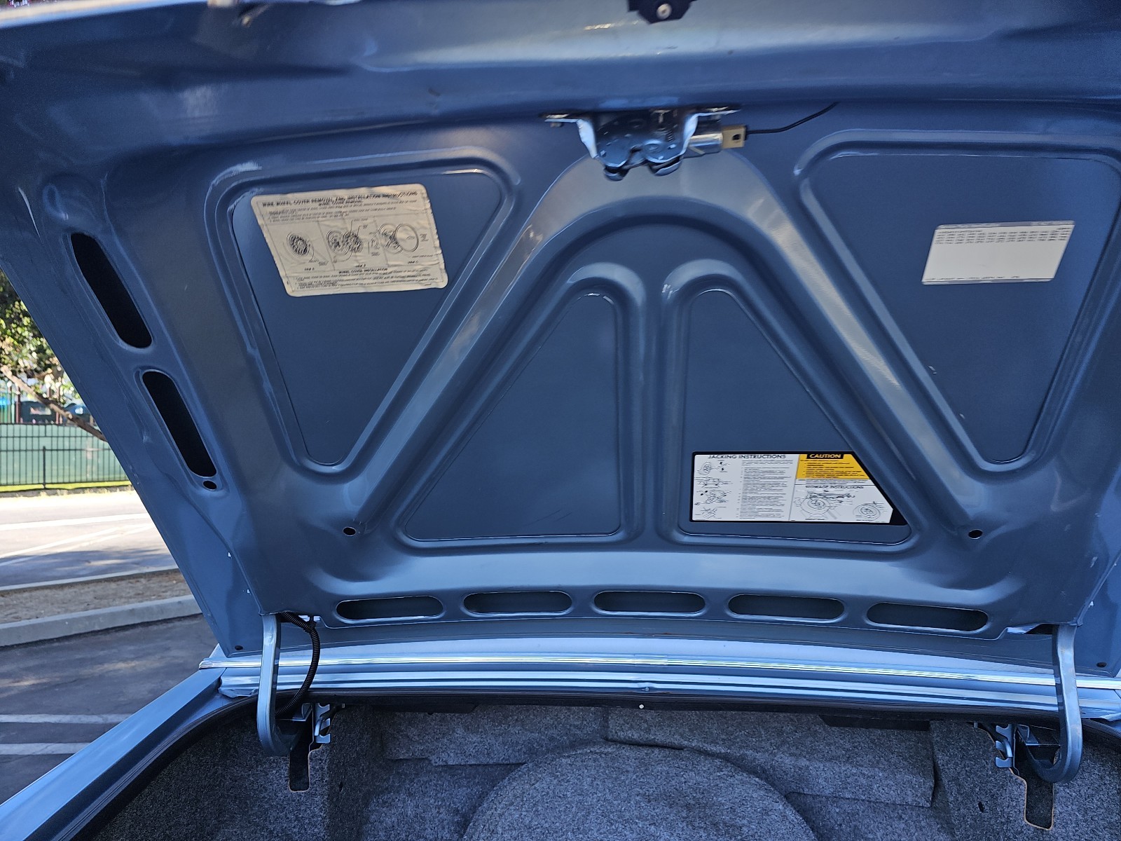 Cadillac-Brougham-1987-31