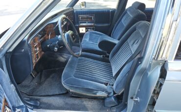 Cadillac-Brougham-1987-35