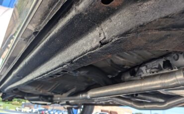 Cadillac-Brougham-1990-Sedan-11