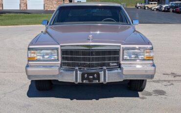 Cadillac-Brougham-1990-Sedan-13